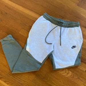 NIKE  Tech Fleece Joggers/Sportswear Olive/Gray Size Small